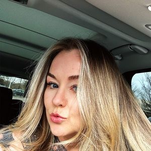 Meet your Posher, Elise